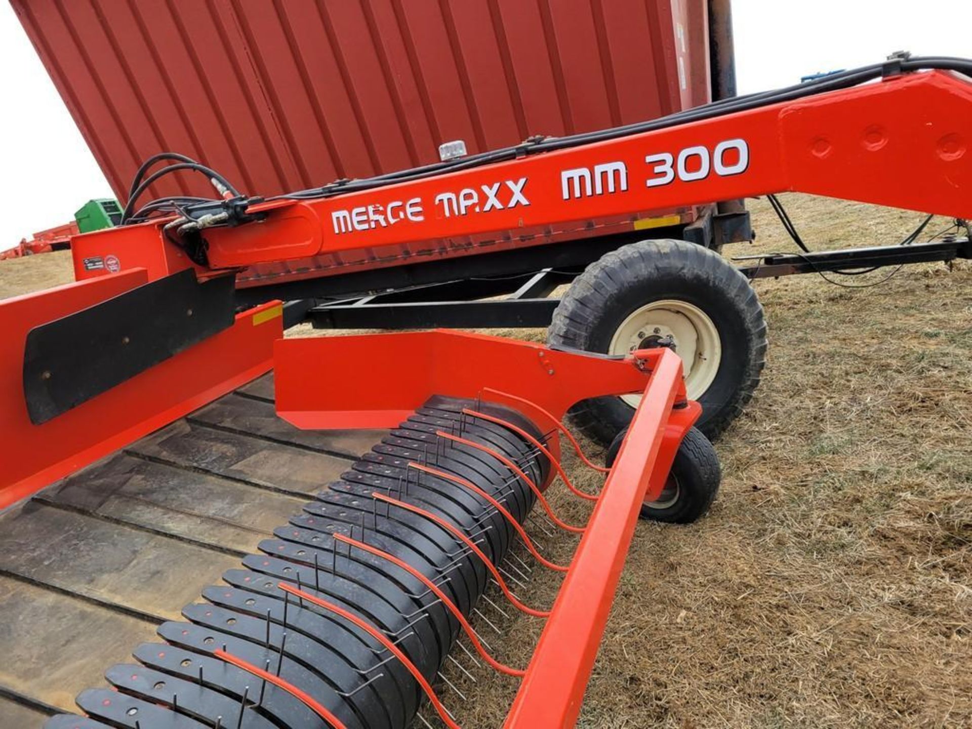 Kuhn MM300 Merger - Image 6 of 28