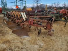 International 700 Plow