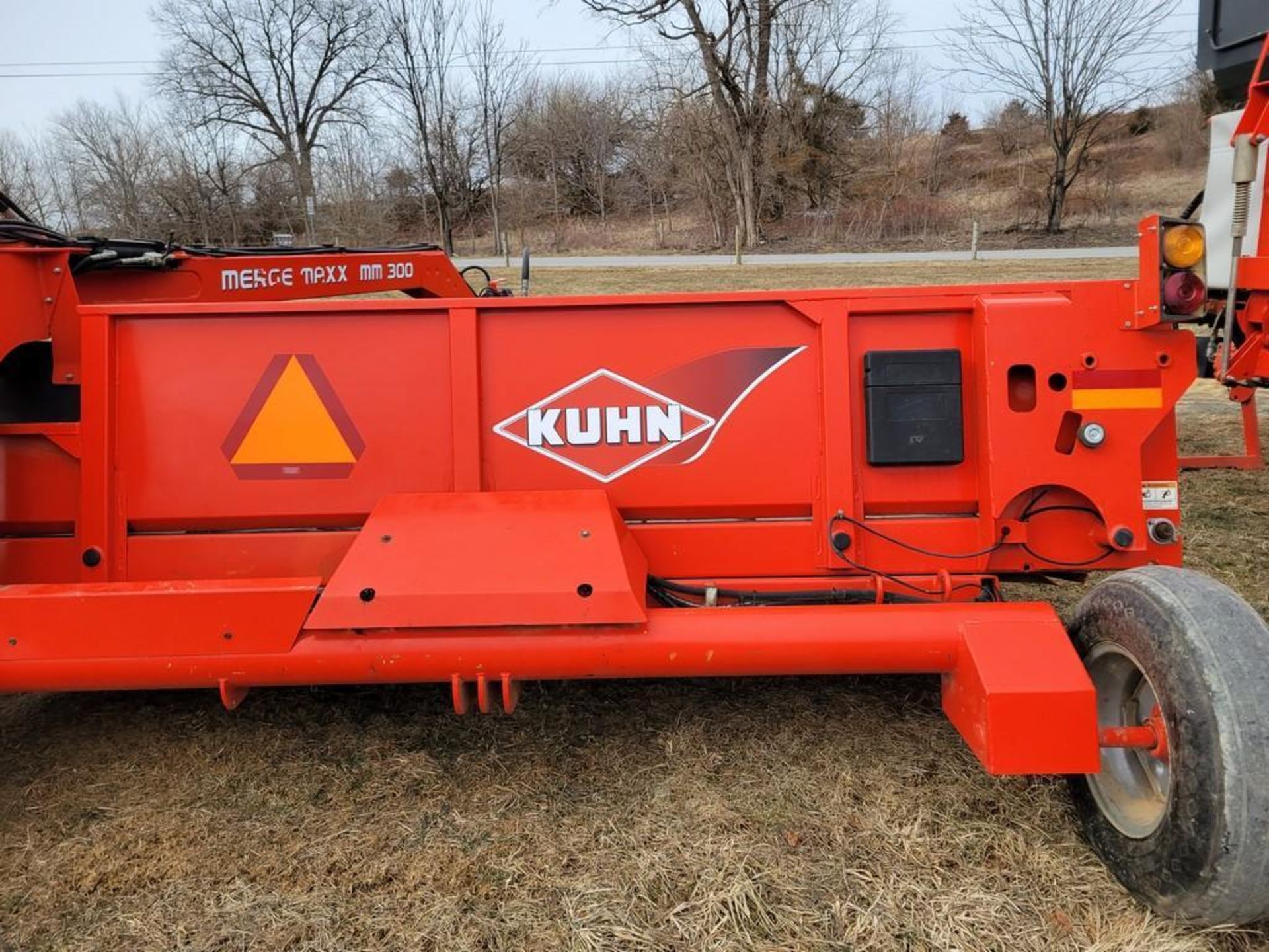 Kuhn MM300 Merger - Image 9 of 28