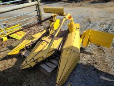 New Holland 824 Corn Head