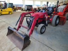 Mahindra 28XL Compact Loader Tractor 'Ride & Drive'