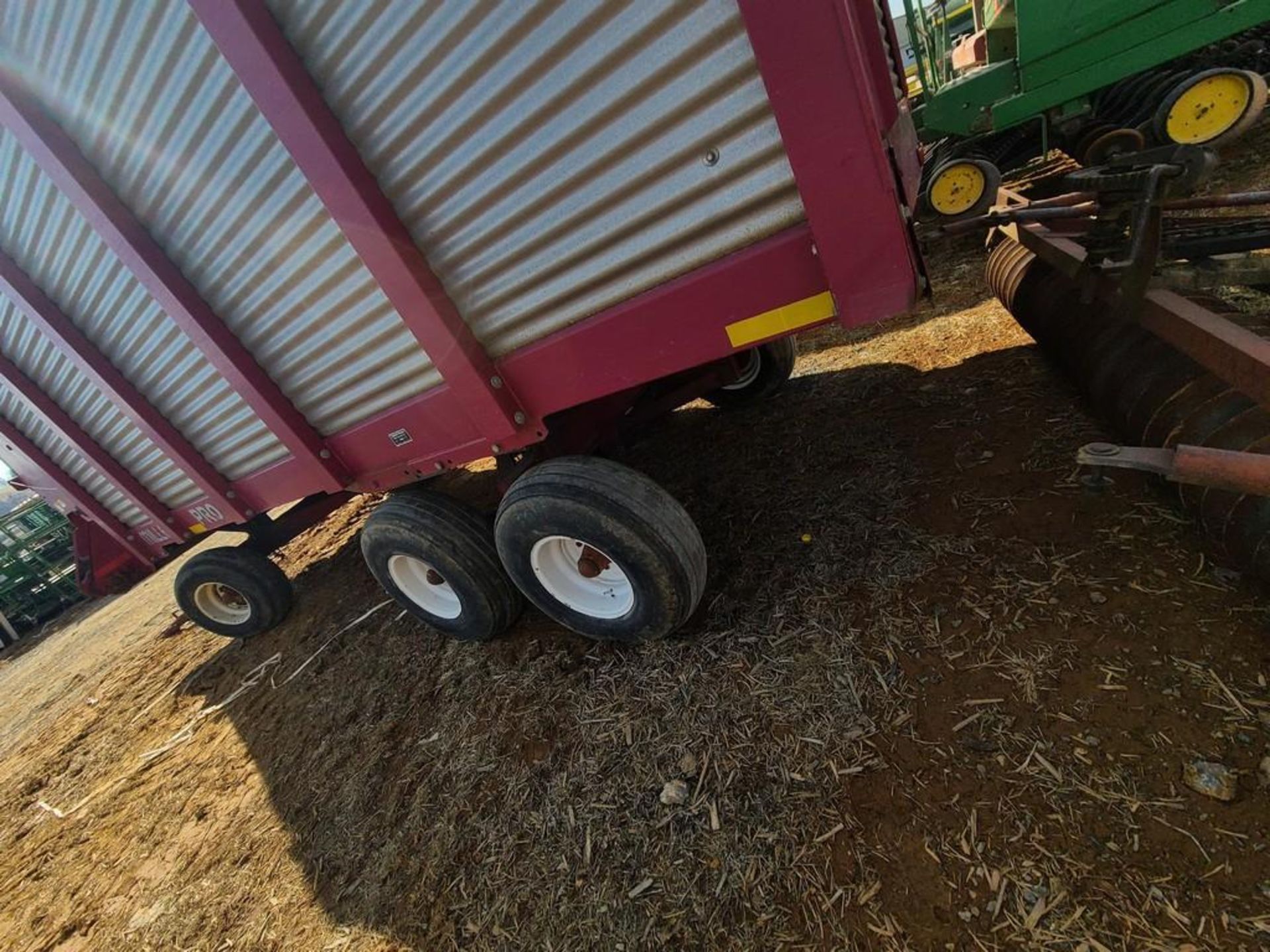 Miller Pro 5200 Forage Wagon - Image 19 of 33