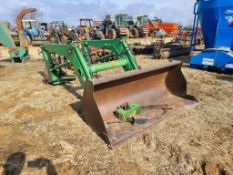 John Deere 620 Loader