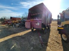 Miller Pro 5200 Forage Wagon