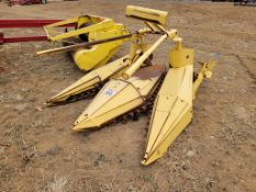New Holland 824 Corn Head