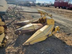 New Holland 824 Corn Head