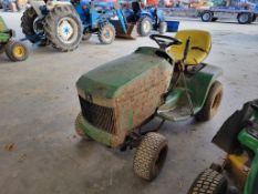 John Deere LX176 Riding Tractor 'Runs & Operates'