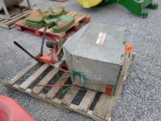 Cyclone M3B400R Spinner Spreader