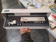 PenJoy Truck With Refer Trailer