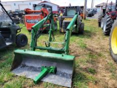 John Deere 440 Loader