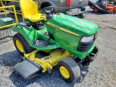 John Deere X720 'Runs & Operates'