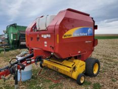 2013 New Holland BR7060 Round Baler