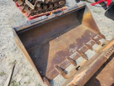 Deere T66 Tooth Bucket