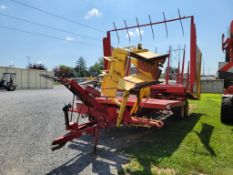 New Holland 1033 Stack Wagon