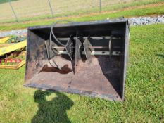Mench 1100 Side Chute Bucket