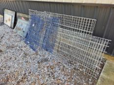 Pet Carriers & Cages