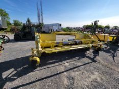 2005 John Deere 640B Grass Head