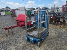 2013 Genie GR12 Manlift