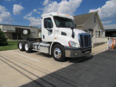 2013 Freightliner Cascadia Day Cab Truck Tractor