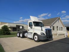 2016 Freightliner Cascadia Day Cab Truck Tractor