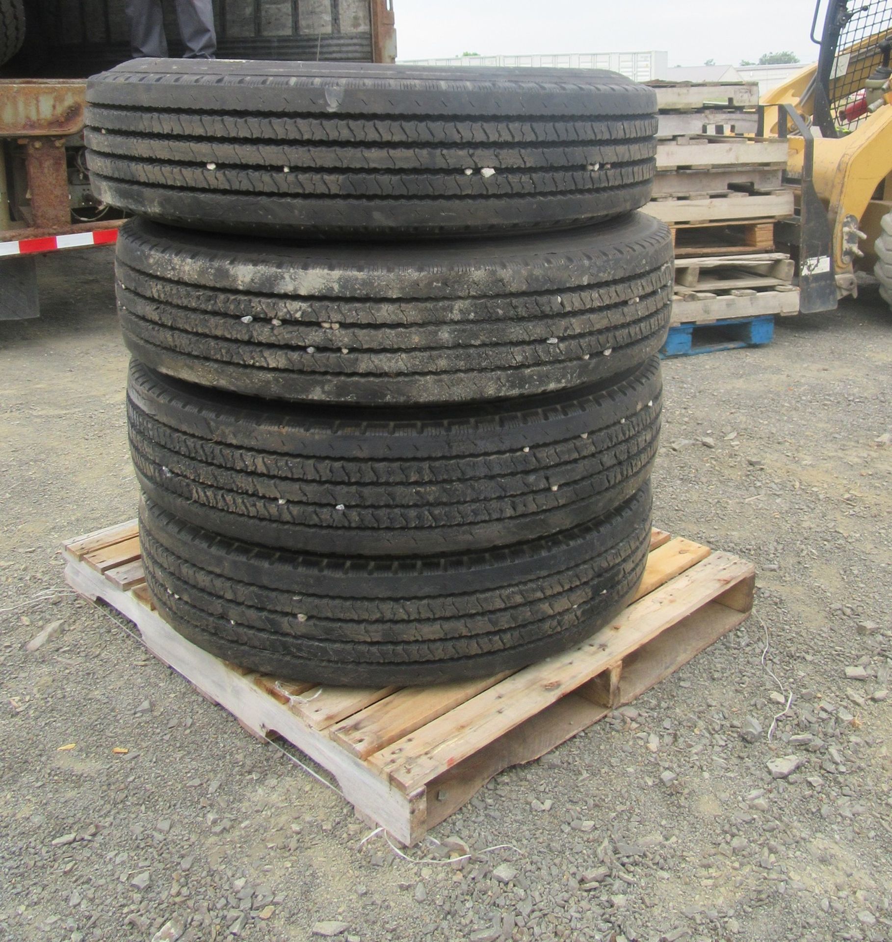Yokohama 11R24.5 Tires - Image 6 of 7