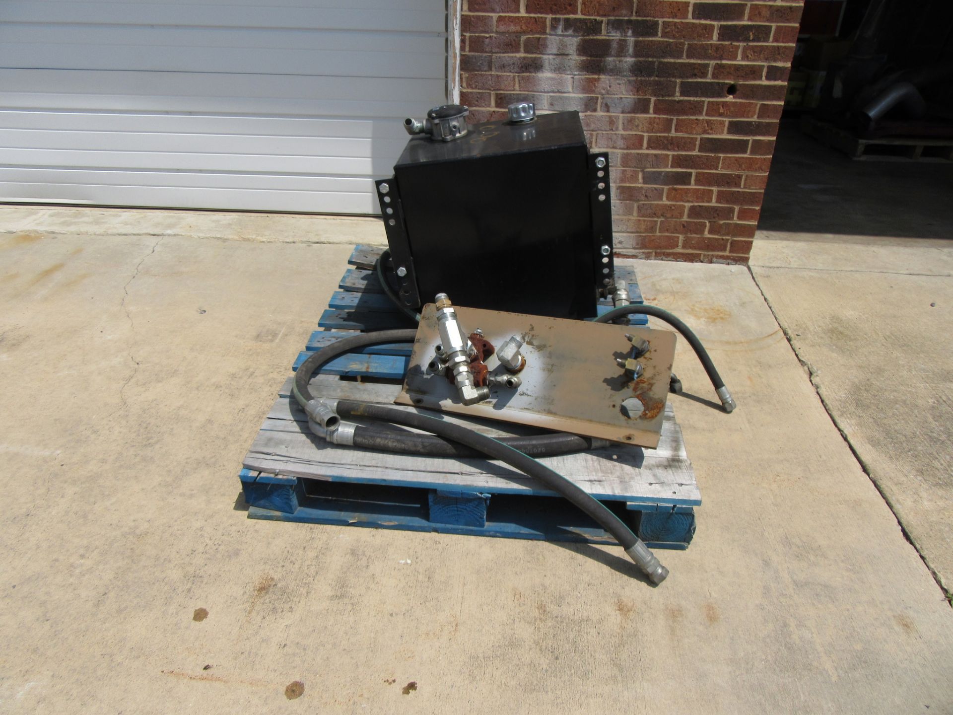 Hydraulic system - Image 2 of 8