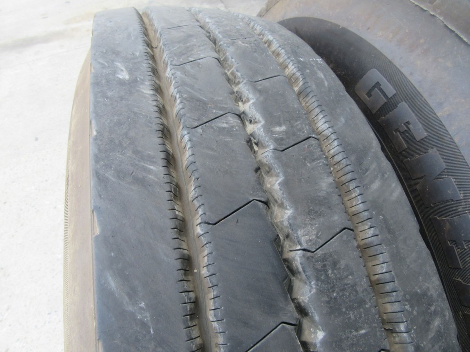 General 11R24.5 Tires on rims - Image 4 of 16