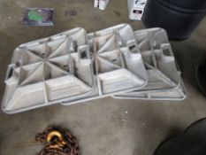 Condor Outrigger pads