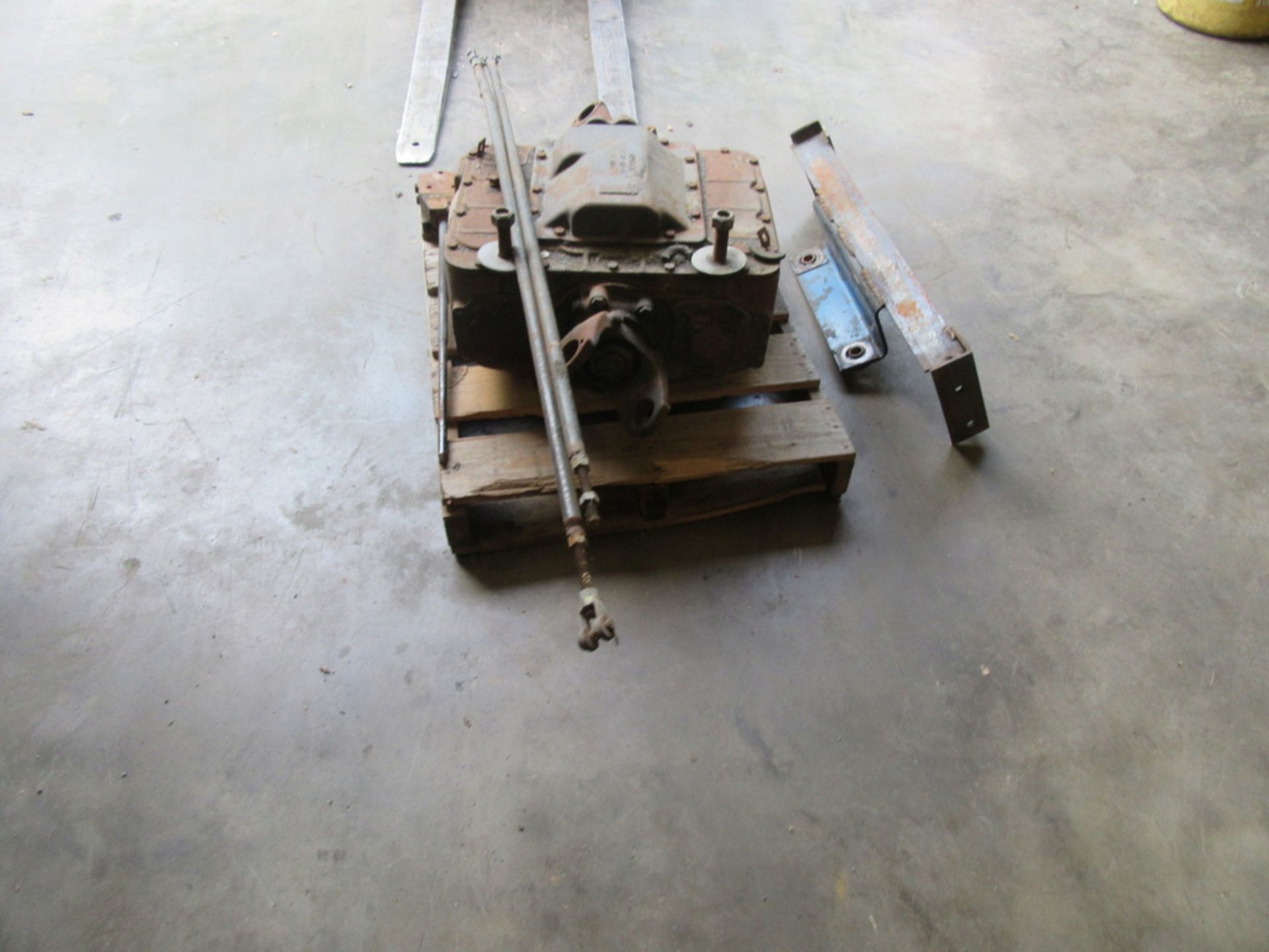 Spicer AMO1750-4spd aux. transmission - Image 3 of 8