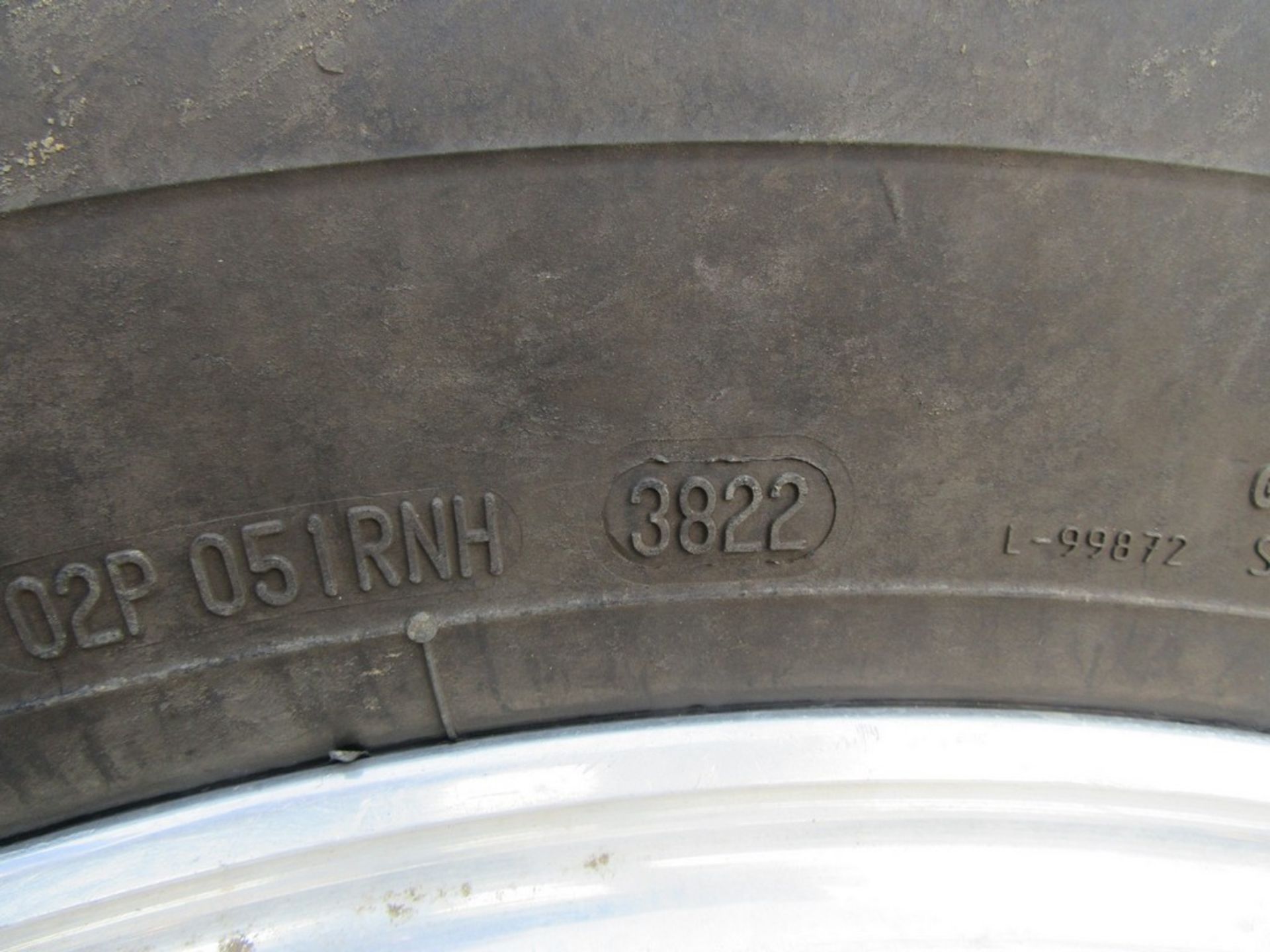 General 11R24.5 Tires on rims - Image 6 of 16