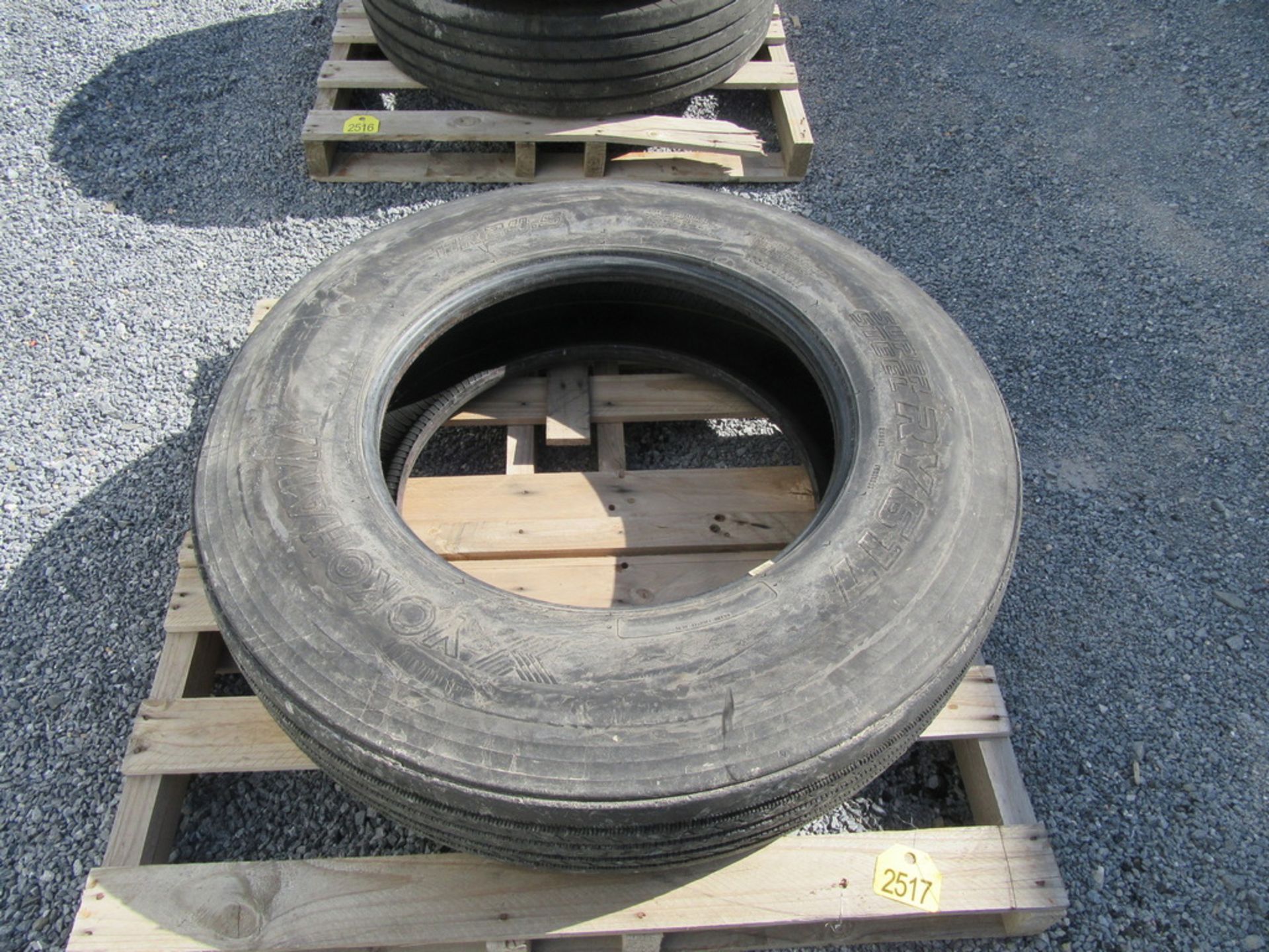 2010 Yokohama RY617, 11R24.5 Tires - Image 6 of 15