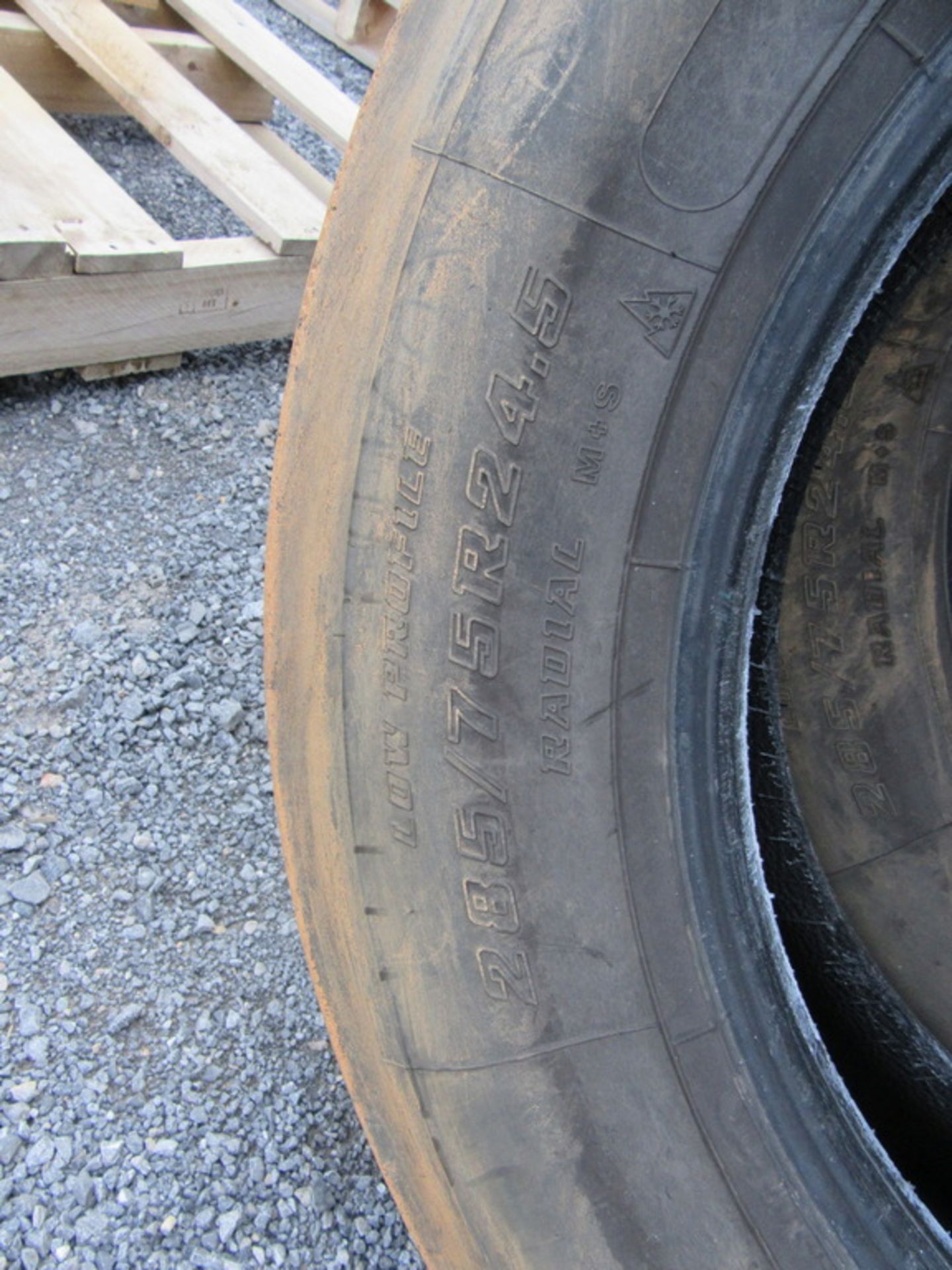 2022 Bridgestone M 713, 285/75R24.5 Tires - Image 4 of 19