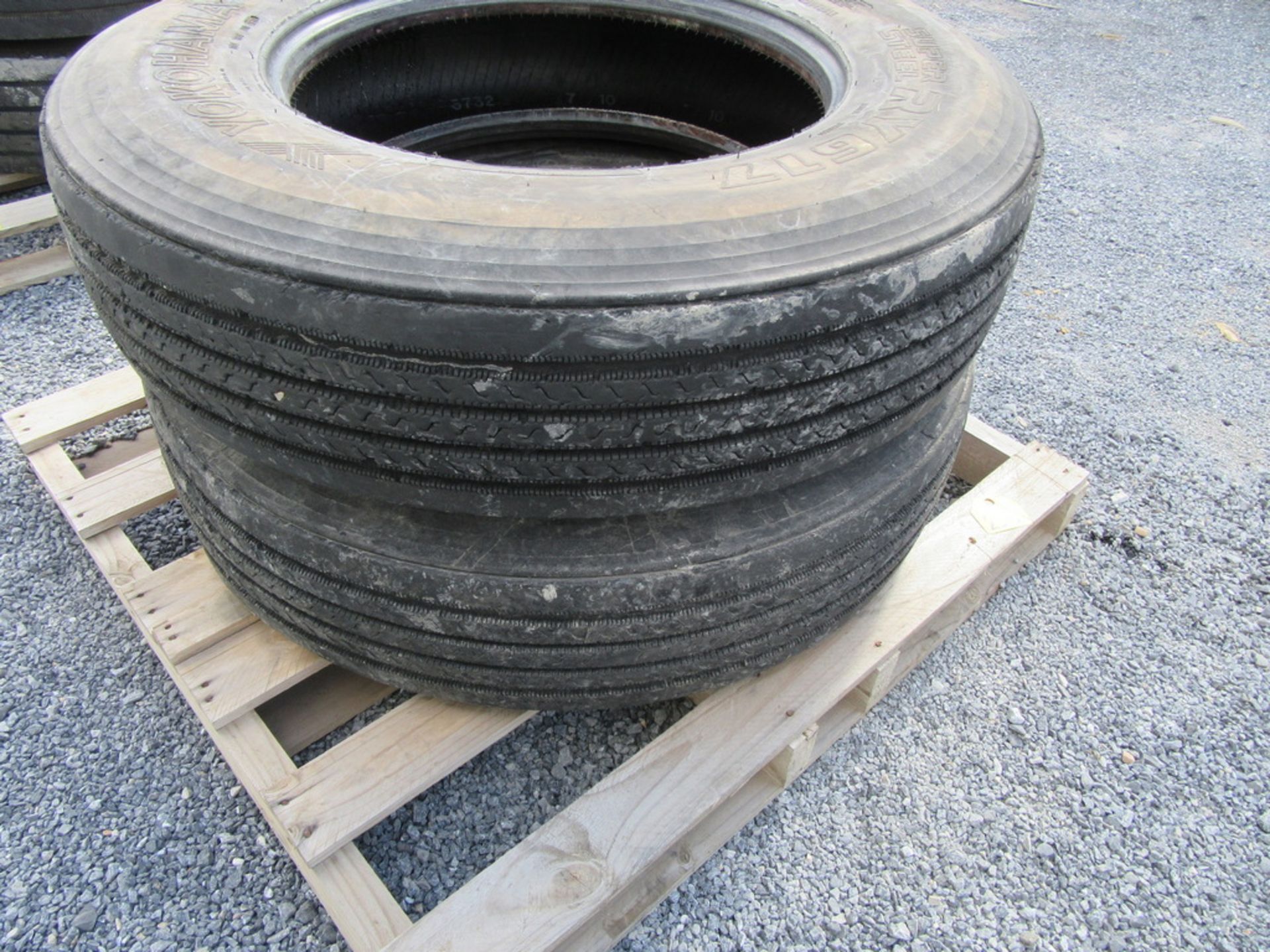 2010 Yokohama RY617, 11R24.5 Tires - Image 13 of 15
