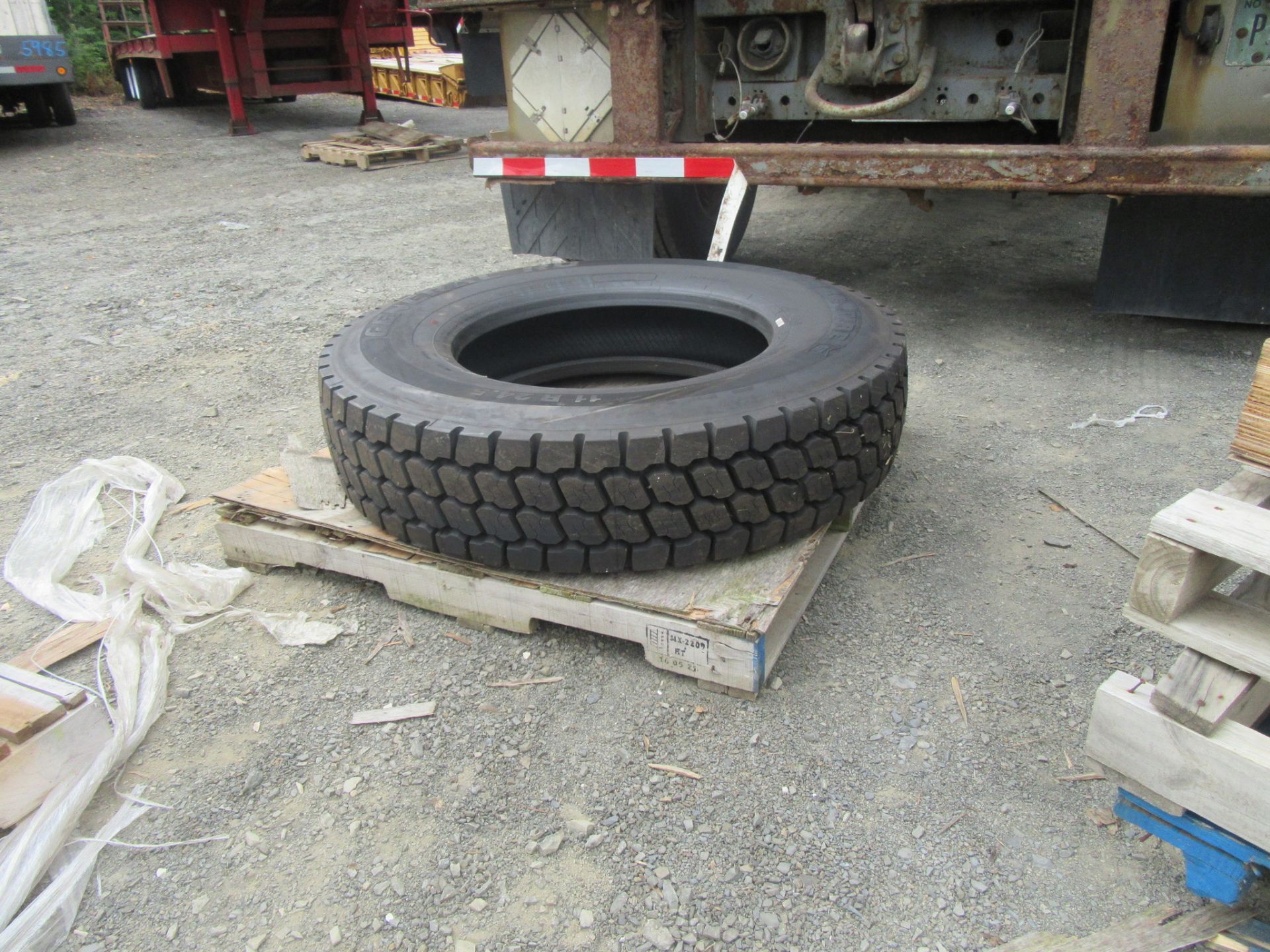 General RD, 11R24.5 Tire - Image 2 of 7