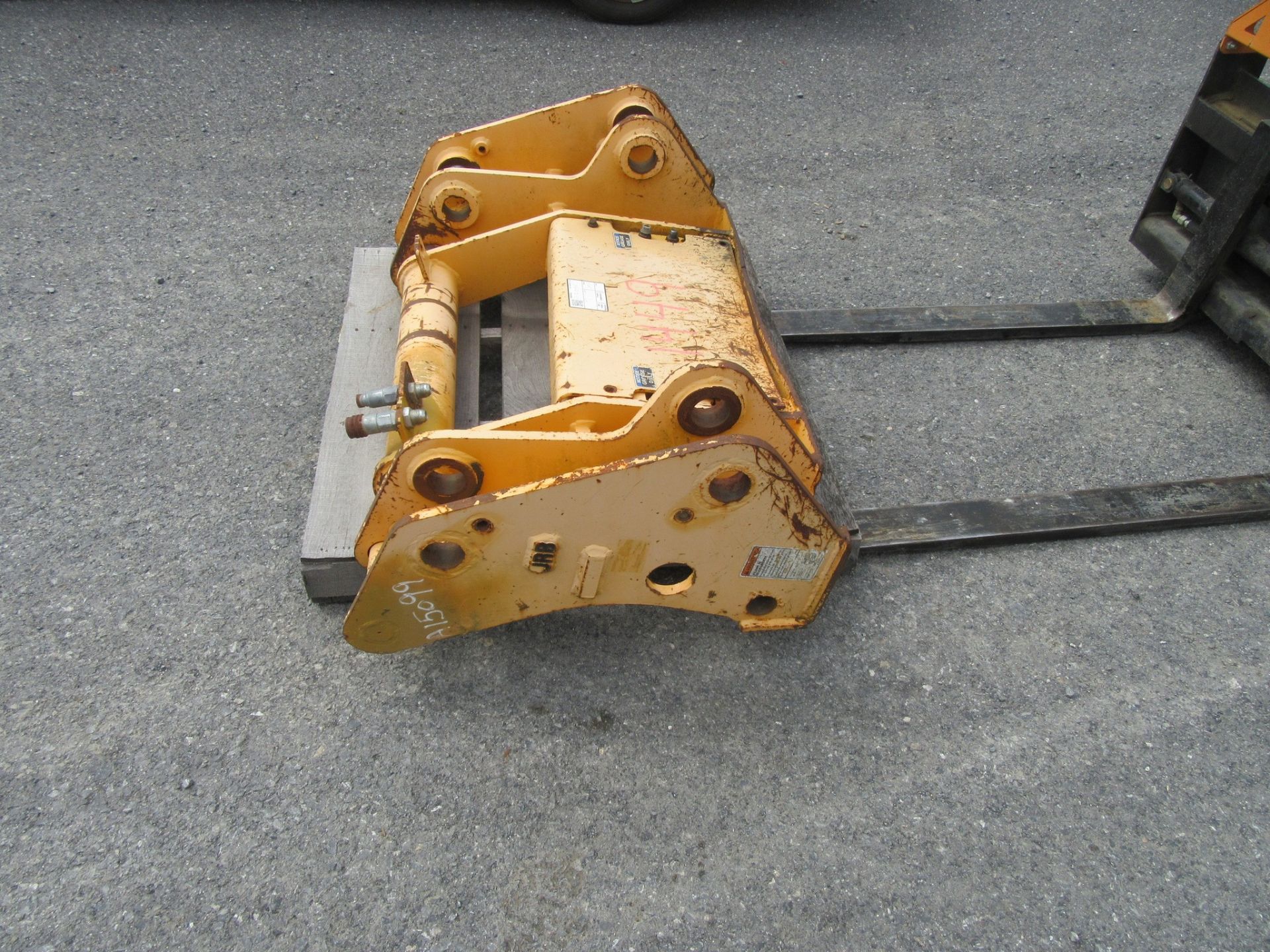 Paladin HL757TM9A Hydraulic quick coupler - Image 2 of 7