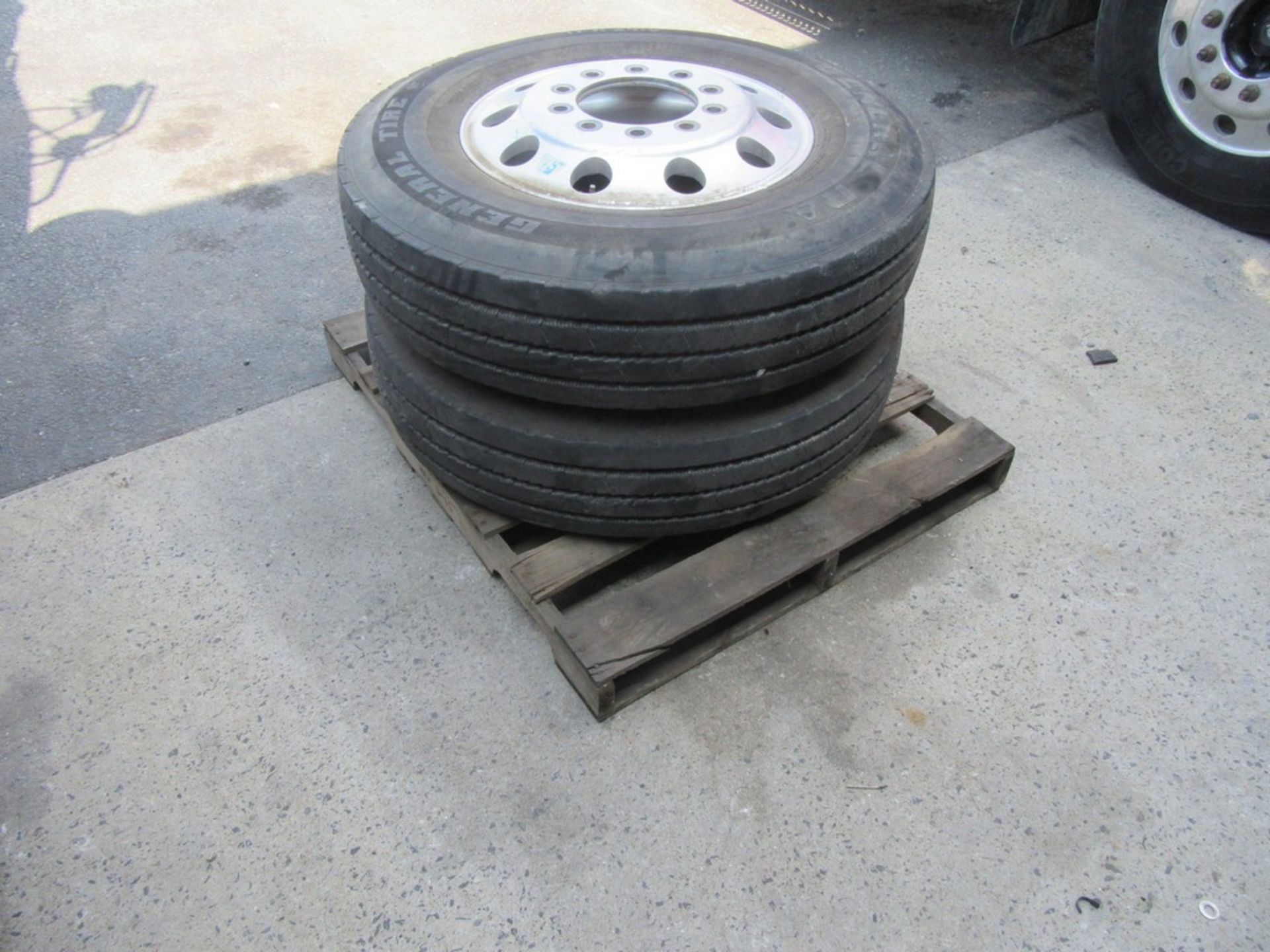 General 11R24.5 Tires on rims - Image 15 of 16