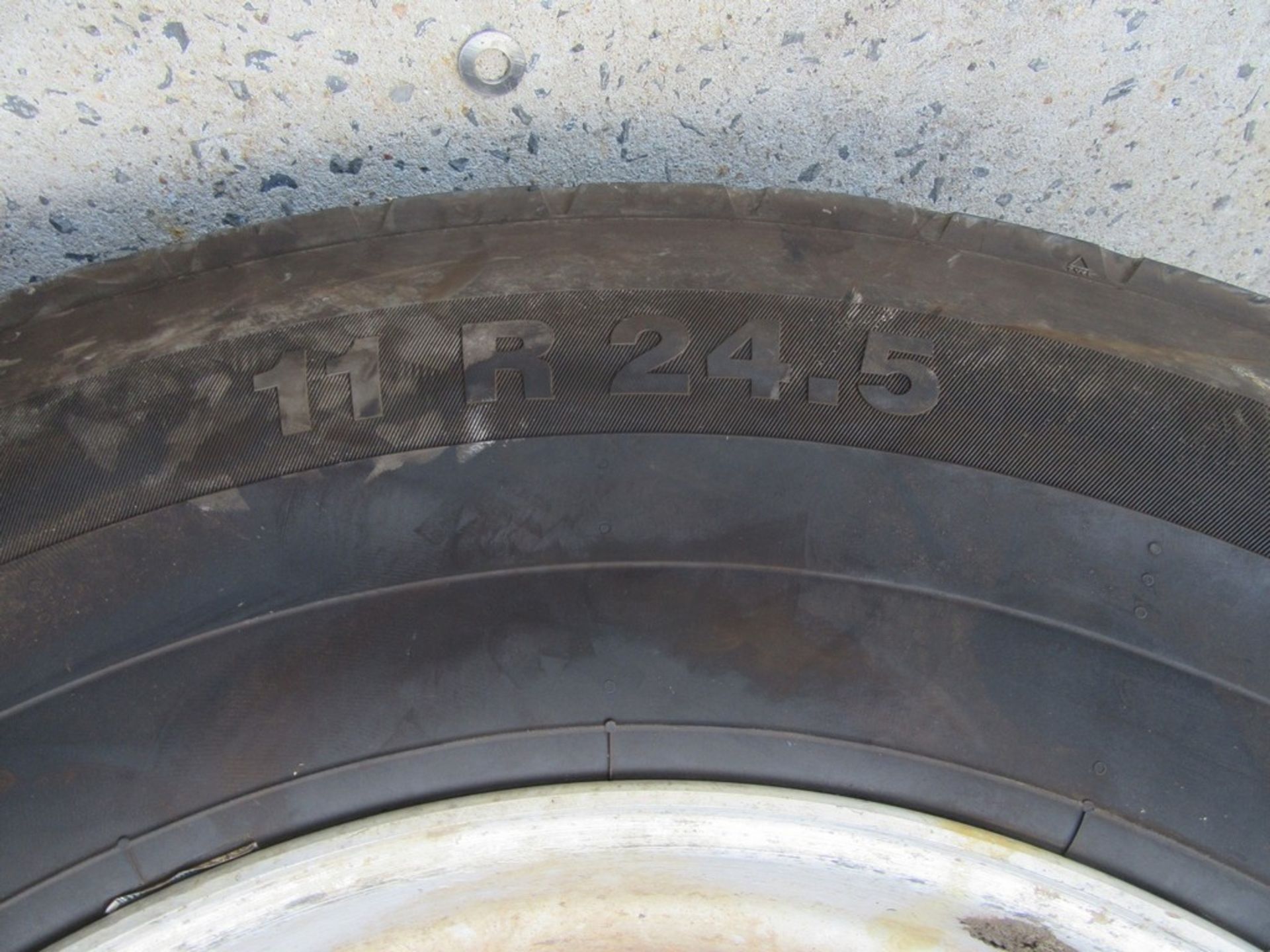 General 11R24.5 Tires on rims - Image 3 of 16