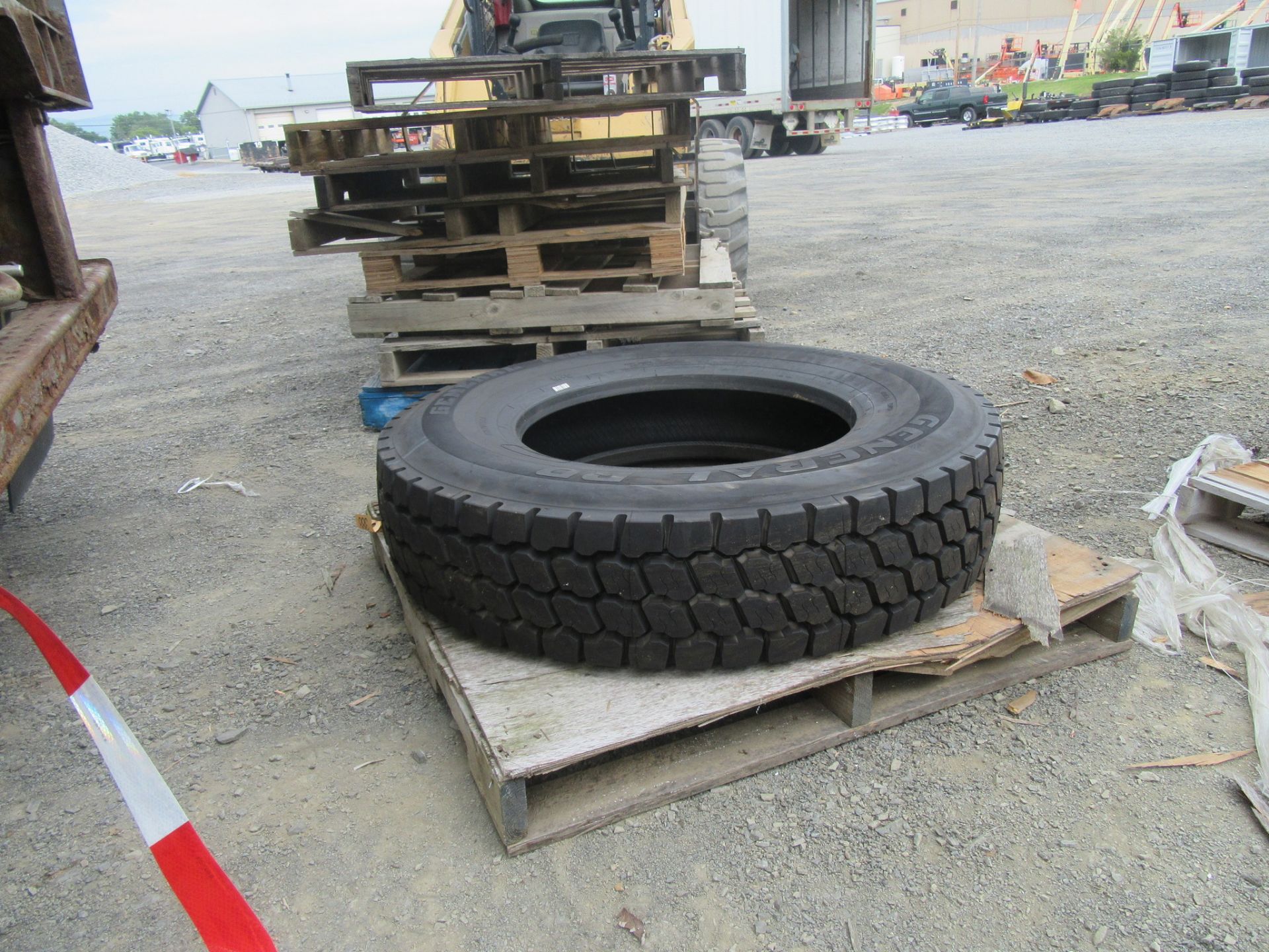 General RD, 11R24.5 Tire - Image 4 of 7