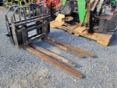 Kubota PFL5660 Pallet Forks
