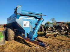 Kinze 400 Grain Cart