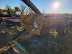 Knight 1040 Manure Spreader