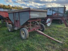 New Holland Gravity Bin Wagon