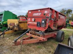 Roto Mix 184-10 Mixer Wagon