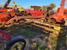New Holland 256 Rake