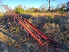 New Holland Bale Elevator
