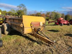 Knight 1040 Manure Spreader 'Manual in the Office'