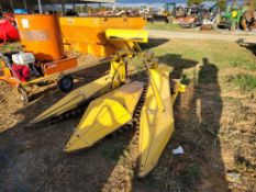 New Holland 824 Corn Head