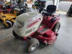 White LT950H Riding Tractor 'Runs & Operates - NO Guarantee'