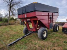 M&W 4250 Gravity Wagon