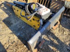 Wolverine ZW-750 Hydraulic Breaker
